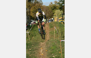 Cyclo-cross : doublé victorieux pour Nathan ce WE à Charnoz et Saint Sorlin de Vienne !