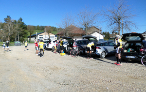 Nous sommes 17 cyclistes dont deux invités de la RS.Meximieux et un de l'ASEGF Bugey pour cette nouvelle sortie à la journée.