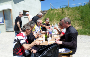 Le vélo ça creuse ! au menu de Didier : pâtes fraiches et boulettes de viande (les biches ?)