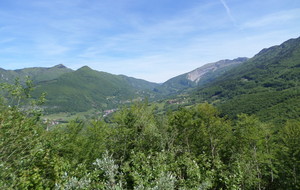 Dans la descente de Menthières en direction de Chèzery