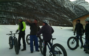 Animation Fat-Bike en fin d'après-midi avec Jean-Yves (en nocturne 1/4 d'h plus tard). Georges prêt à enfourcher sa monture !