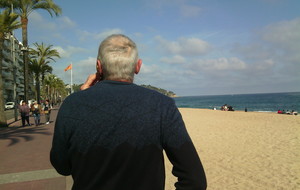 Alain face à la plage de Lloret