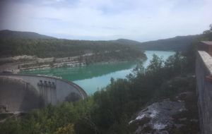 Vue du barrage de Vouglans depuis le Belvédère